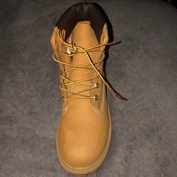 Boots - Picture 5 of 7